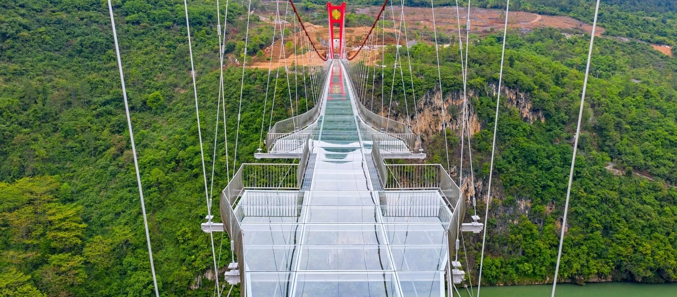 Κίνα: Η γυάλινη γέφυρα με βραβείο Guinness - Φτάνει μήκος 526.14 μέτρα (φώτο & βίντεο)